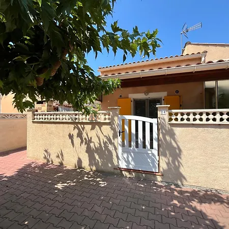 Belle D'angle, 6 Couchages, Cuisine Climatisee, 3 Terrasse Ombragee Parking Dans Securisee Avec Piscine Commune, 400 M De La Mer, Lrond24 Villa