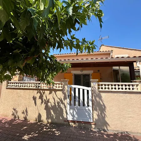 Villa Belle D'angle, 6 Couchages, Cuisine Climatisee, 3 Terrasse Ombragee Parking Dans Securisee Avec Piscine Commune, 400 M De La Mer, Lrond24 *