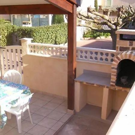 Belle: Beachside Retreat With Pool And Secure Parking Villa *