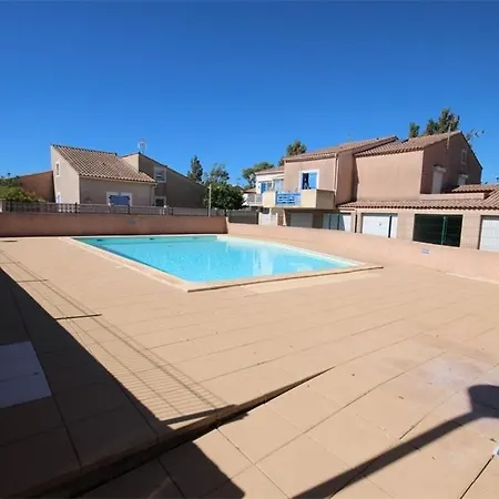 Belle: Beachside Retreat With Pool And Secure Parking Portiragnes
