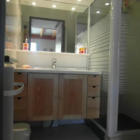 Belle: Beachside Retreat With Pool And Secure Parking