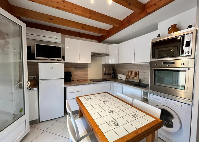 Willa Belle D'angle, 6 Couchages, Cuisine Climatisee, 3 Terrasse Ombragee Parking Dans Securisee Avec Piscine Commune, 400 M De La Mer, Lrond24
